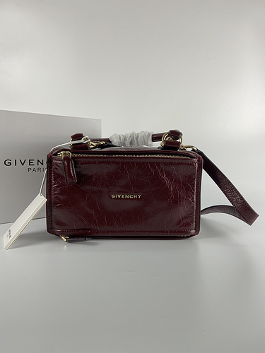 Givenchy-8ba76d44